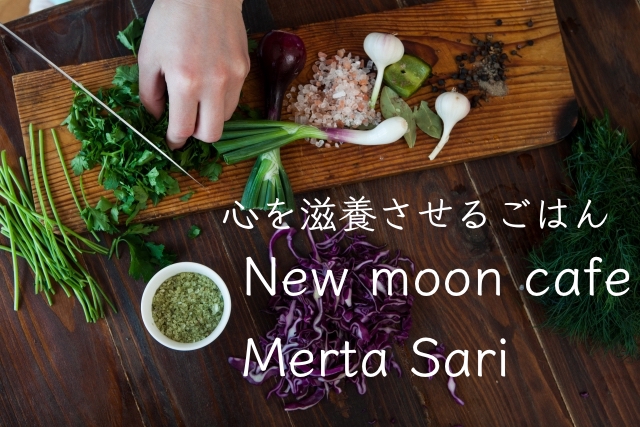 New moon cafe Merta Sari
