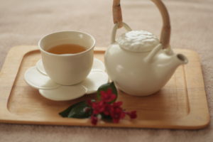 食べすぎ飲み過ぎの翌朝におススメ。白湯断食